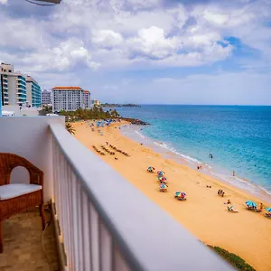 Beachfront Dream Getaway - Condado Apartment